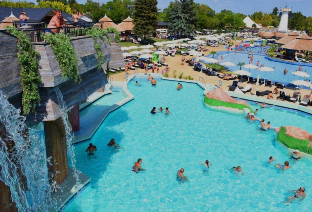Beach Deluxe Apartman Hajdúszoboszló Exterior foto